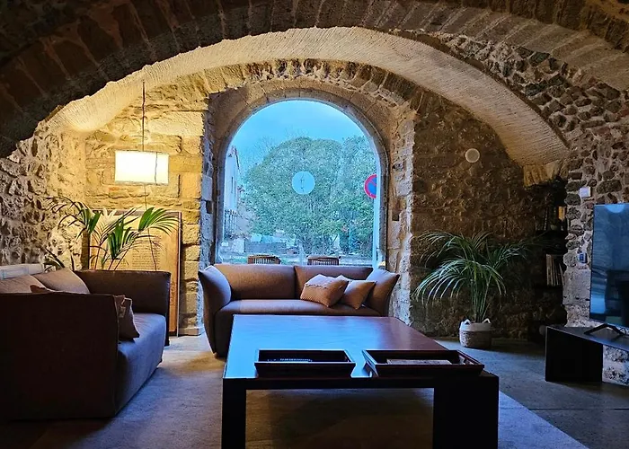 Arcs De - Adults Only 4* Monells